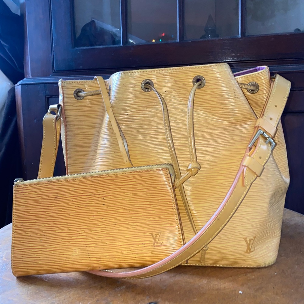 Vintage 90’s Louis Vuitton Epi Petit Noe in Tassil